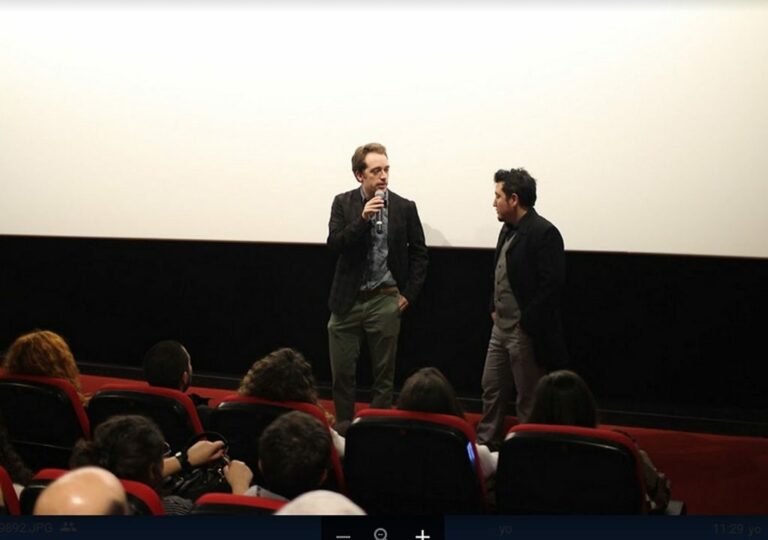‘El club de los cobardes’, una sèrie de televisió
