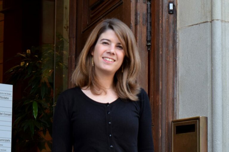 Mercè Escofet, Ciutadans