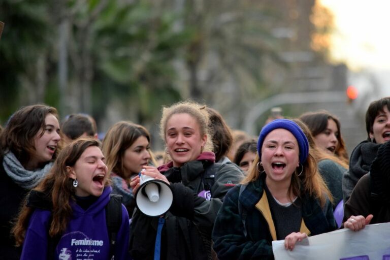 Sarrià reflexiona sobre la situació dels drets de les dones en una xerrada de l’Assemblea 15-M
