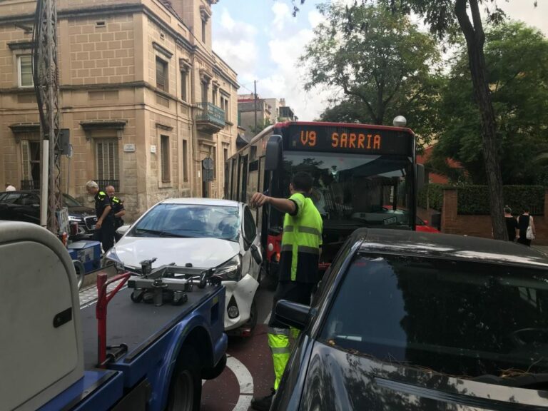 La línia de bus V9 satura els carrers