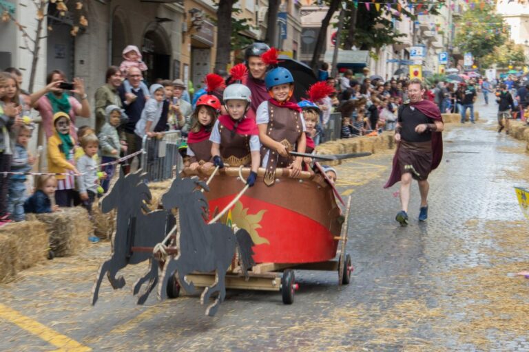 La baixada de carros es consolida com a part de la Festa Major
