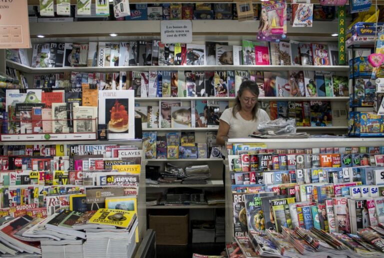 Històries del paper: coneix els quioscos des de dins