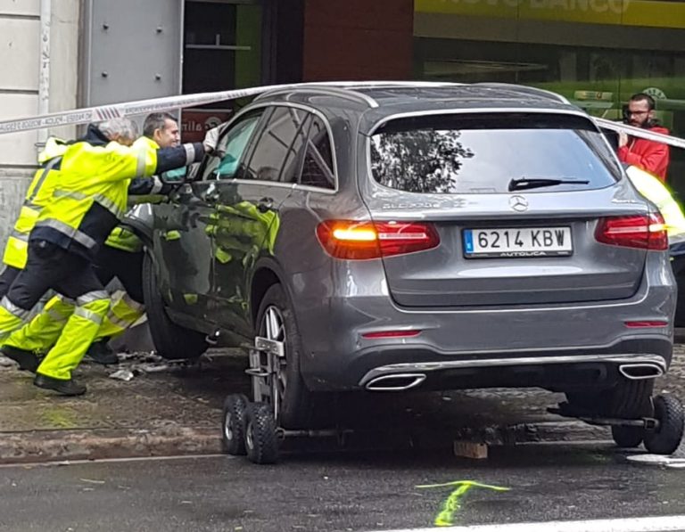 Quatre ferits a Galvany després que un conductor hagi perdut el control