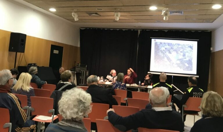 Veïns reclamen al Consell de Barri la pacificació de Ballester i obres a Balmes