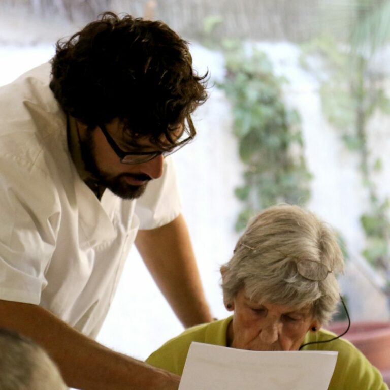 Fundació Uszheimer presenta el servei d’atenció domiciliària per a malalties neurodegeneratives