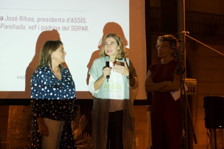 Assís reuneix més de 350 persones solidàries amb el sensellarisme