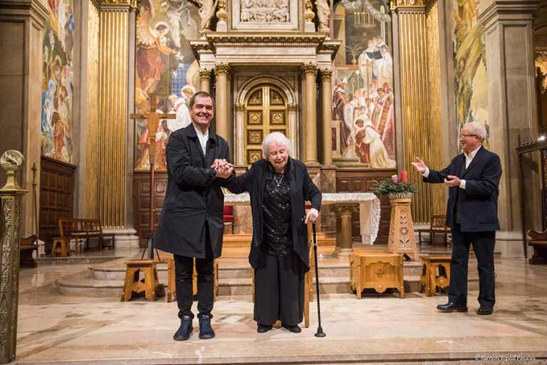 Montserrat Torrent fa una interpretació màgica amb el nou orgue de Sant Vicenç