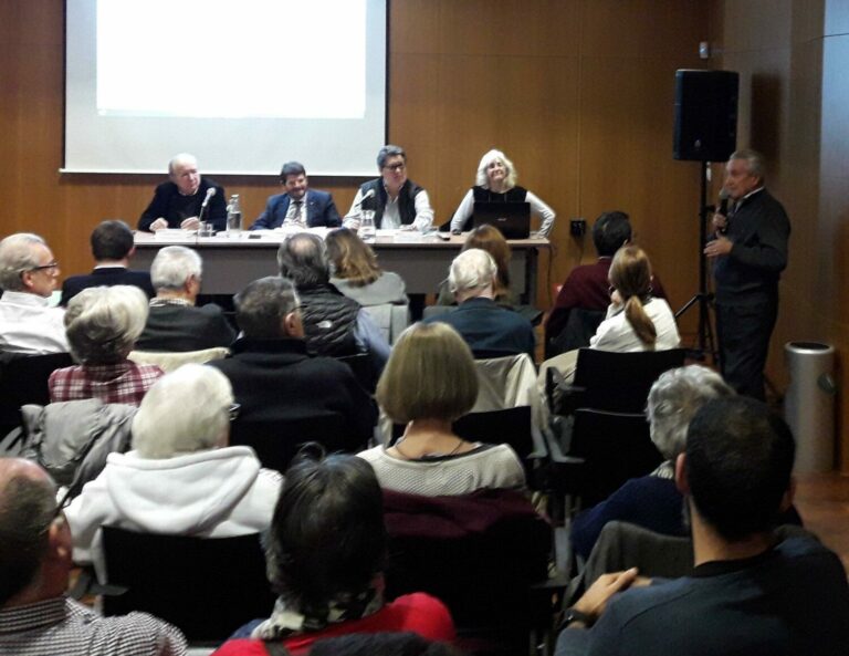 Els punts negres de la mobilitat, protagonistes al Consell de Barri de La Bonanova