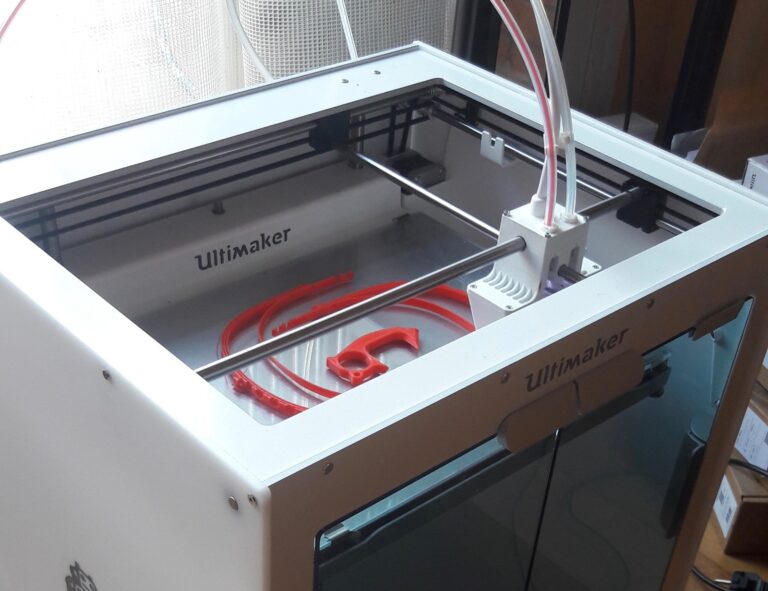 L’Institut Químic de Sarrià col·labora en la fabricació de respiradors 3D