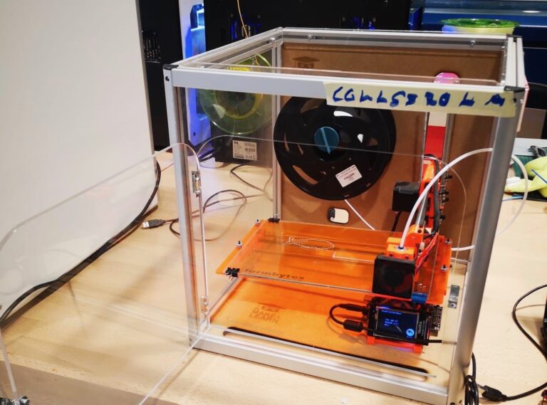 La Fundació Collserola cedeix 4 impressores 3D per fabricar material sanitari