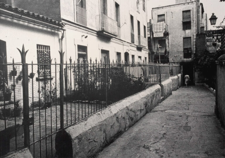 El passatge Mallofré, de privat a ser considerat d’ús públic