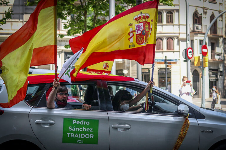 Vox inicia a Francesc Macià la seva manifestació: “Coletas dimisión”