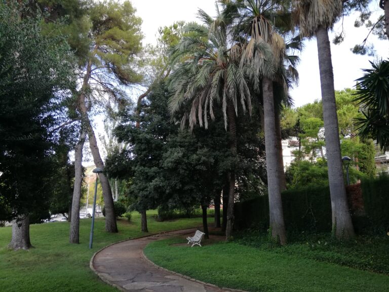Els jardins entre els carrers Bosch i Gimpera i Enric Jiménez