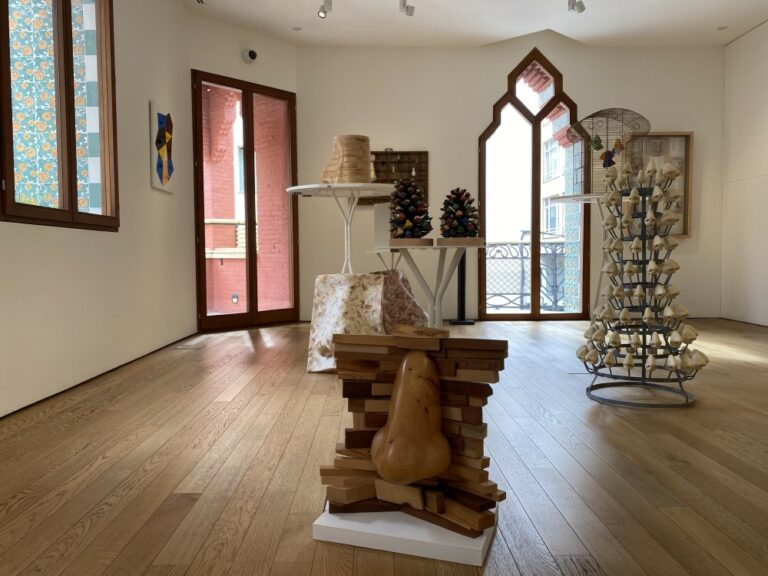 Torna la cultura a la Casa Vicens amb una exposició homenatge a Ernesto Ventós