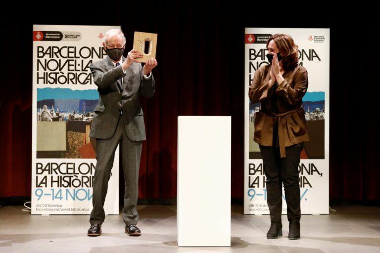 Eduardo Mendoza recull el Premi Internacional de Novel·la Històrica Barcino