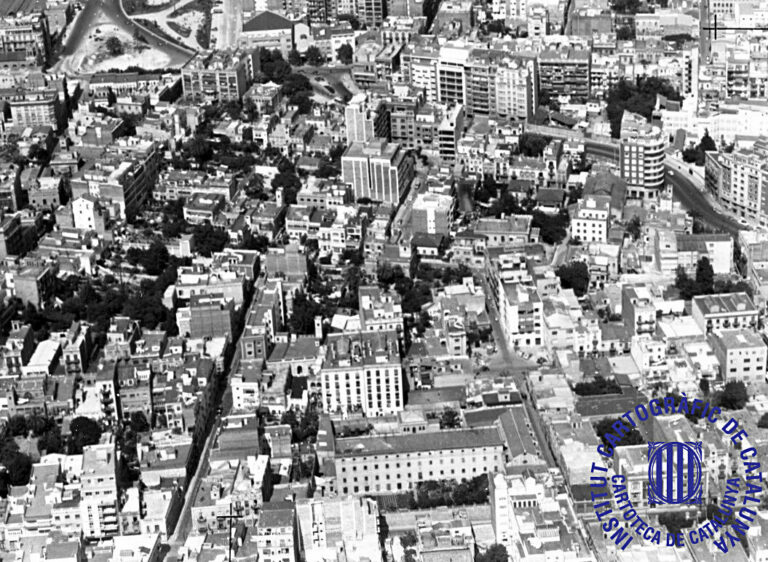 El carrer de les Santjoanistes, el centre del Farró