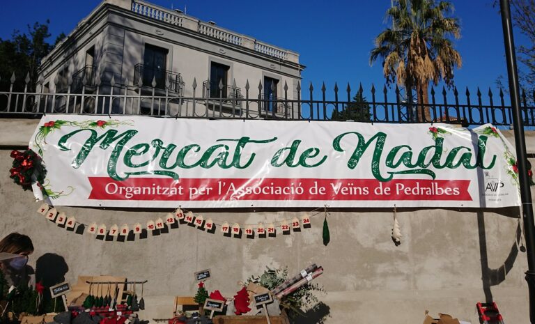 El Mercat de Nadal de Pedralbes celebra la desena edició malgrat la pandèmia