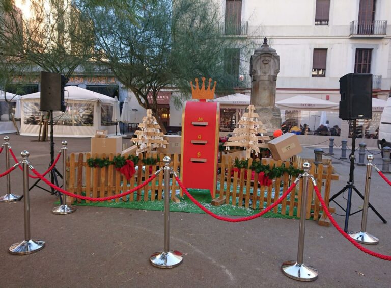 Els Reis recolliran les cartes dels infants a diverses places del districte