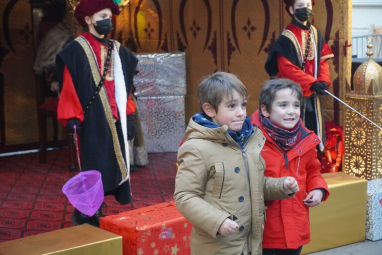 Els infants de Sarrià – Sant Gervasi entreguen els seus desitjos als Reis