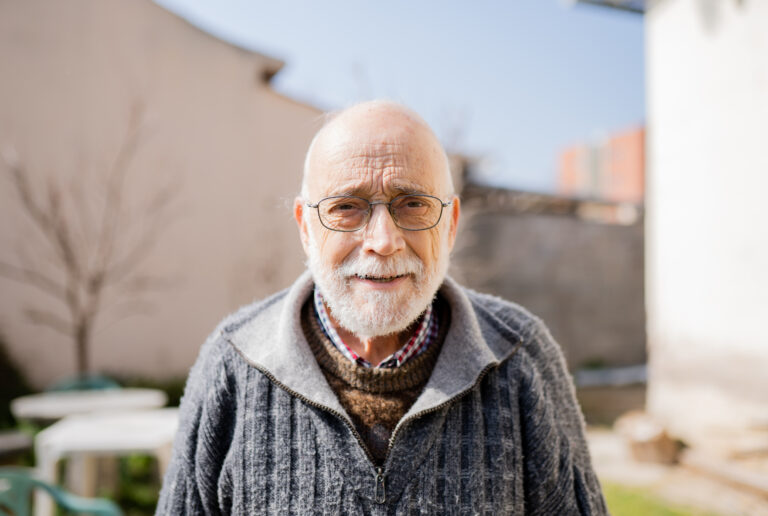 Mor Arcadi Oliveres, economista i referent en la lluita per la justícia social