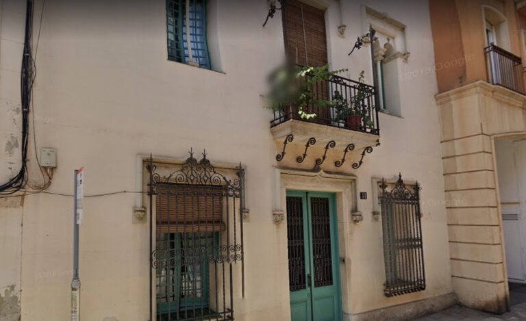 La casa Maria Quintana, un edifici construït l’any 1915 al carrer Clos de Sant Francesc
