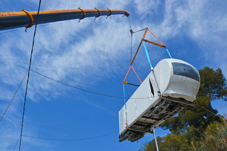 Arriba al Tibidabo la Cuca de Llum, el nou funicular del parc d’atraccions