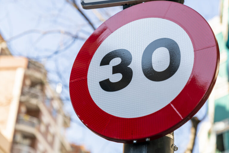 Sarrià – Sant Gervasi tindrà 12 radars de velocitat nous, tres d’ells en entorns escolars