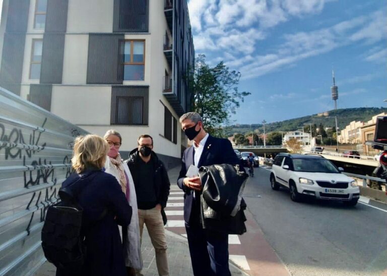 Junts retreu a Colau la manca d’inversió en habitatge públic al districte amb els preus més elevats