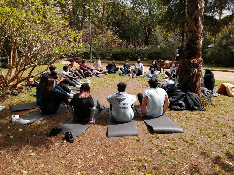 Meditació al Turó Parc