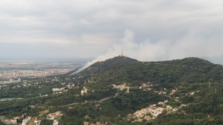 Extingit l’incendi de Collserola després de cremar 3 hectàrees