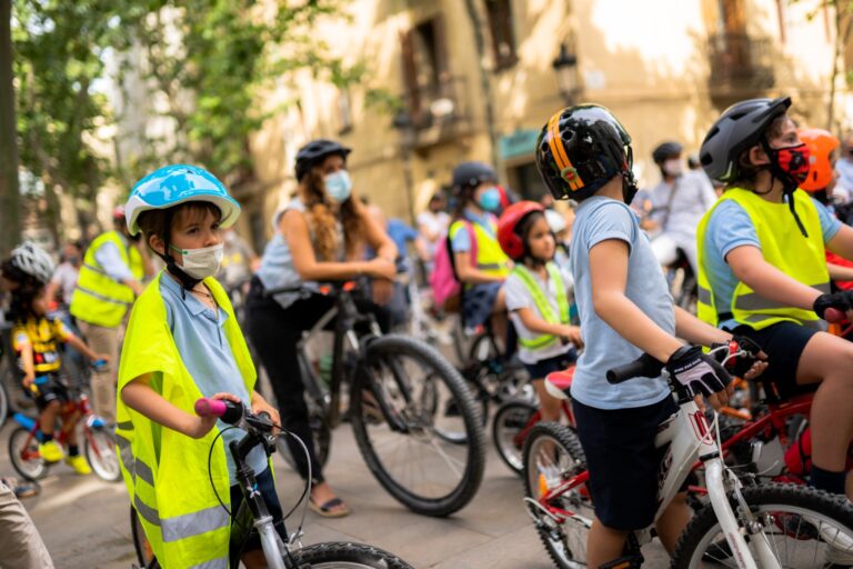 FOTOGALERIA I Revolta escolar del Bicibús de Sarrià