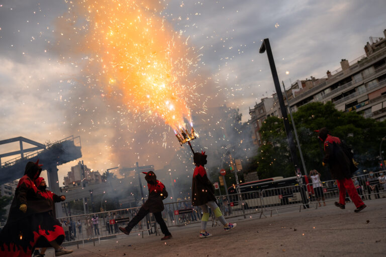 FOTOGALERIA I Focs d’artifici a càrrec de la Colla Diablesses i Diables de Sarrià al Putxet