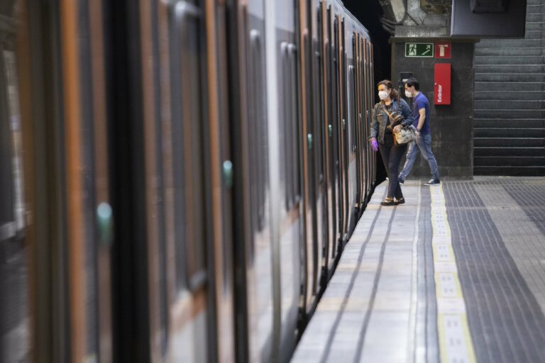 Descarrila un tren d’FGC a Sarrià i obliga a suprimir les línies L6 i L12