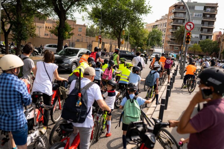 El bicibús escolar de Sarrià – Sant Gervasi amplia freqüència: dilluns, dimecres i divendres