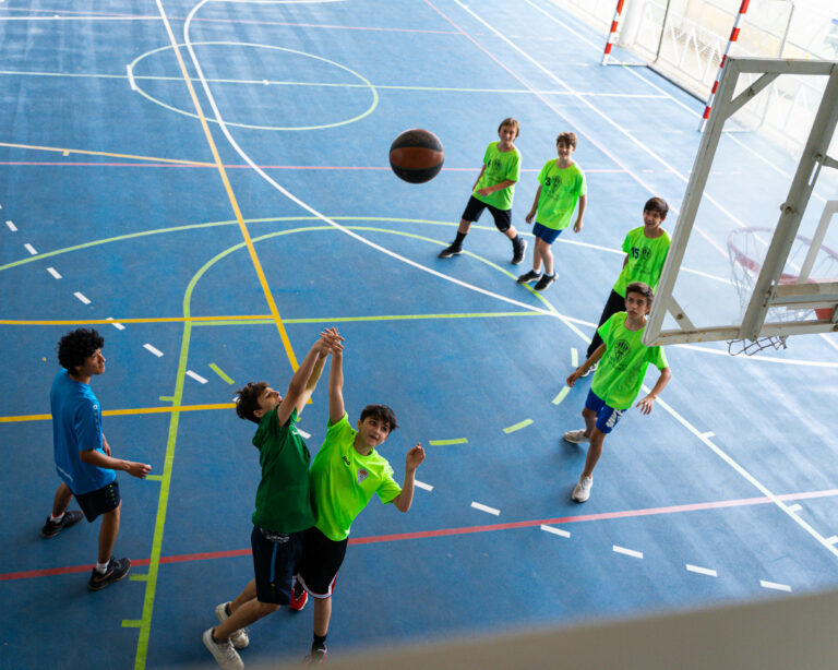 L’AEE Institut Montserrat inicia el curs 2021-2022 amb una quarentena d’equips