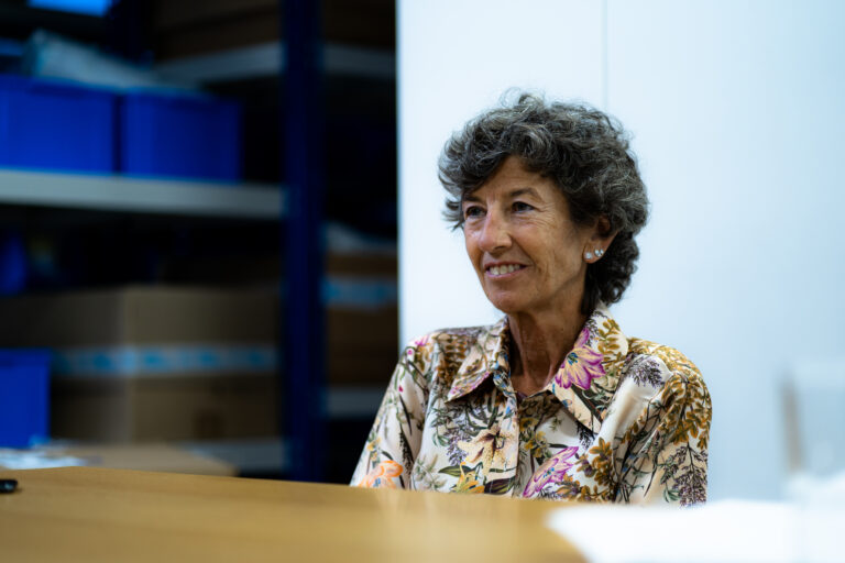 Elena Barraquer: “Em jubilaré el dia que no operi igual de bé”