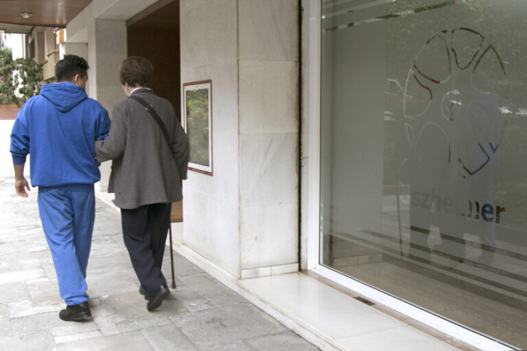 La resiliència de les cuidadores de persones malaltes