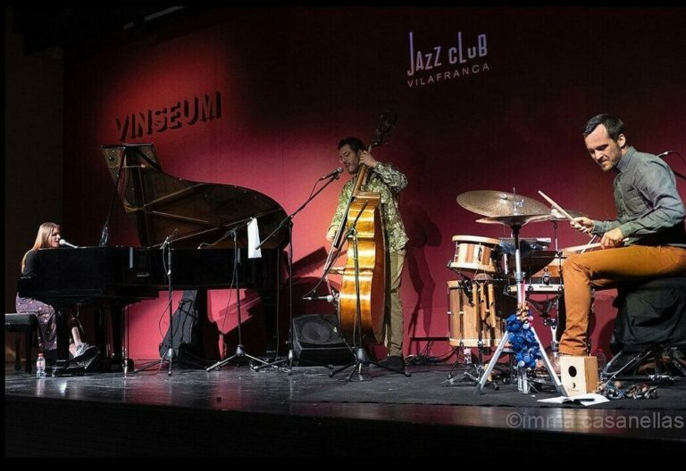 L”Universo normal’ de la pianista i cantant Lucia Fumero arriba al Centre Cívic de Sarrià