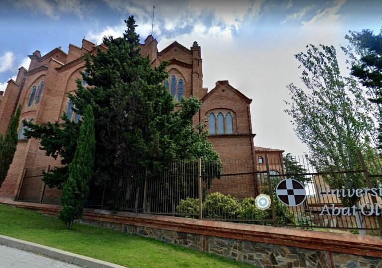 Un antic convent de les Germanes Oblates, seu de l’Universitat Abat Oliba