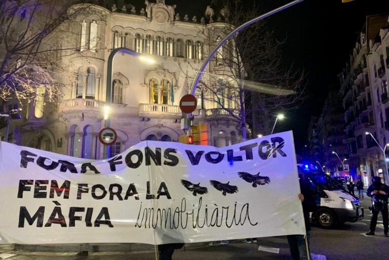 Protesta dels sindicats contra els fons voltors: “Si no ens deixen dormir, no els deixarem sopar”