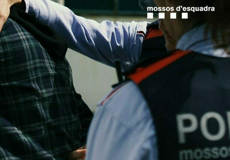 Roben mòbils, tauletes i ordinadors a diversos bancs de Sarrià – Sant Gervasi