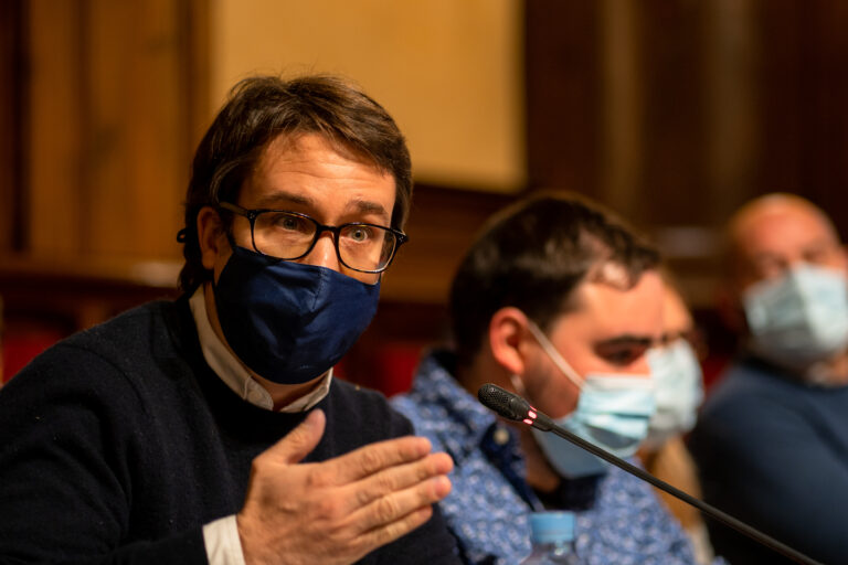 Pol Lliró (Junts): “Ja n’hi ha prou de fer de la nostra ciutat un banc de proves permanent”