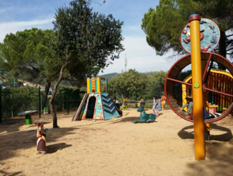 El Parc infantil de la reina Violant d’Hongria abandonat