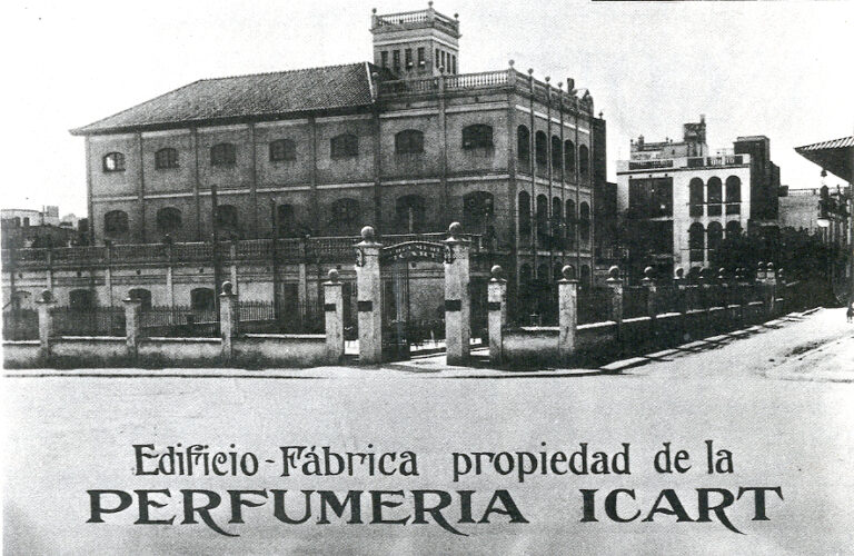 La plaça de Joaquim Folguera, de punt de trobada fluvial a espai social