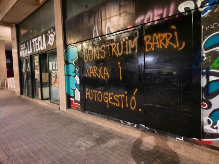 La Tecla debatrà el seu futur després del desallotjament en una assemblea oberta
