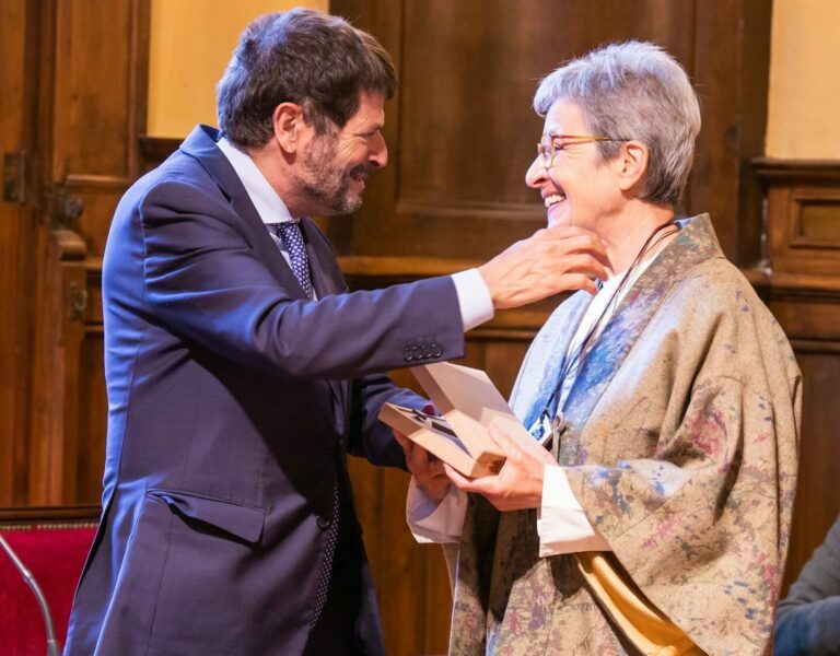 Flora Miserachs recull la Medalla d’Honor de Barcelona