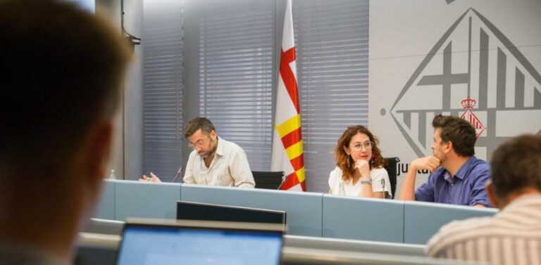 Barcelona posa en circulació una moneda pròpia amb segell al districte