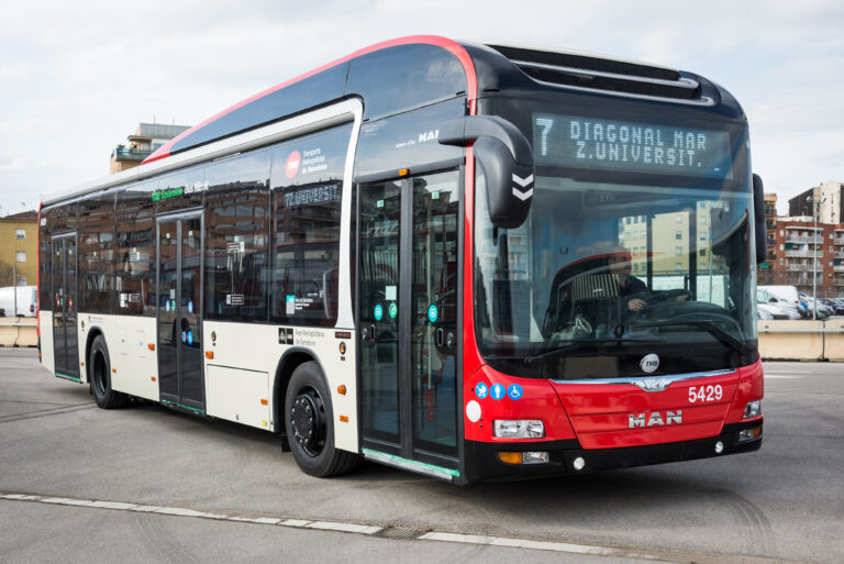 TMB opta, erròniament, pels autobusos amb gas