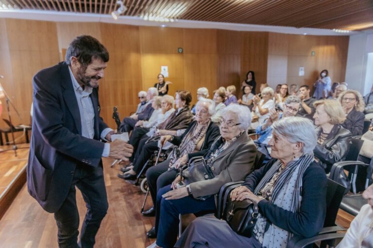 Sarrià-Sant Gervasi homenatja les veïnes centenàries del districte