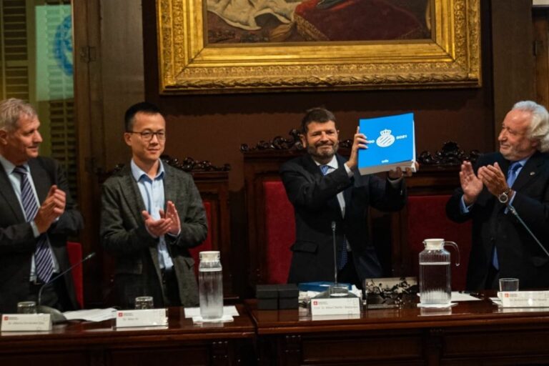 Batlle presenta els actes del centenari de l’estadi de Sarrià: “Visca l’Espanyol!”